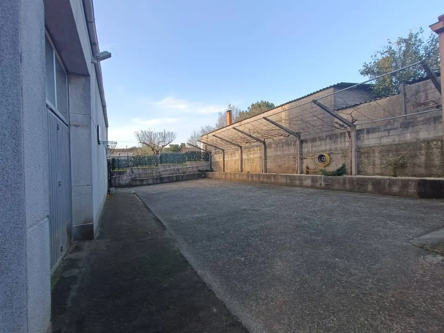 Parkplatz von Wohnung zum Verkauf in Touro mit Privatgarten, Terrasse und Abstellraum