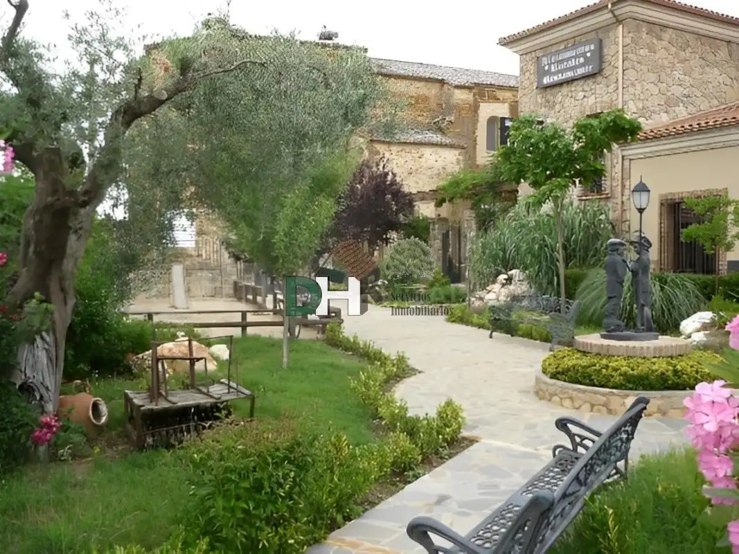Houses for sale in Cáceres  with Air Conditioner, Heating and Storage room