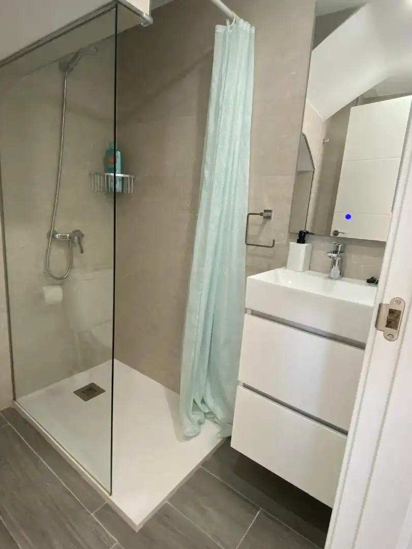 Baño de Dúplex en venta en La Manga del Mar Menor con Aire acondicionado, Calefacción y Jardín privado