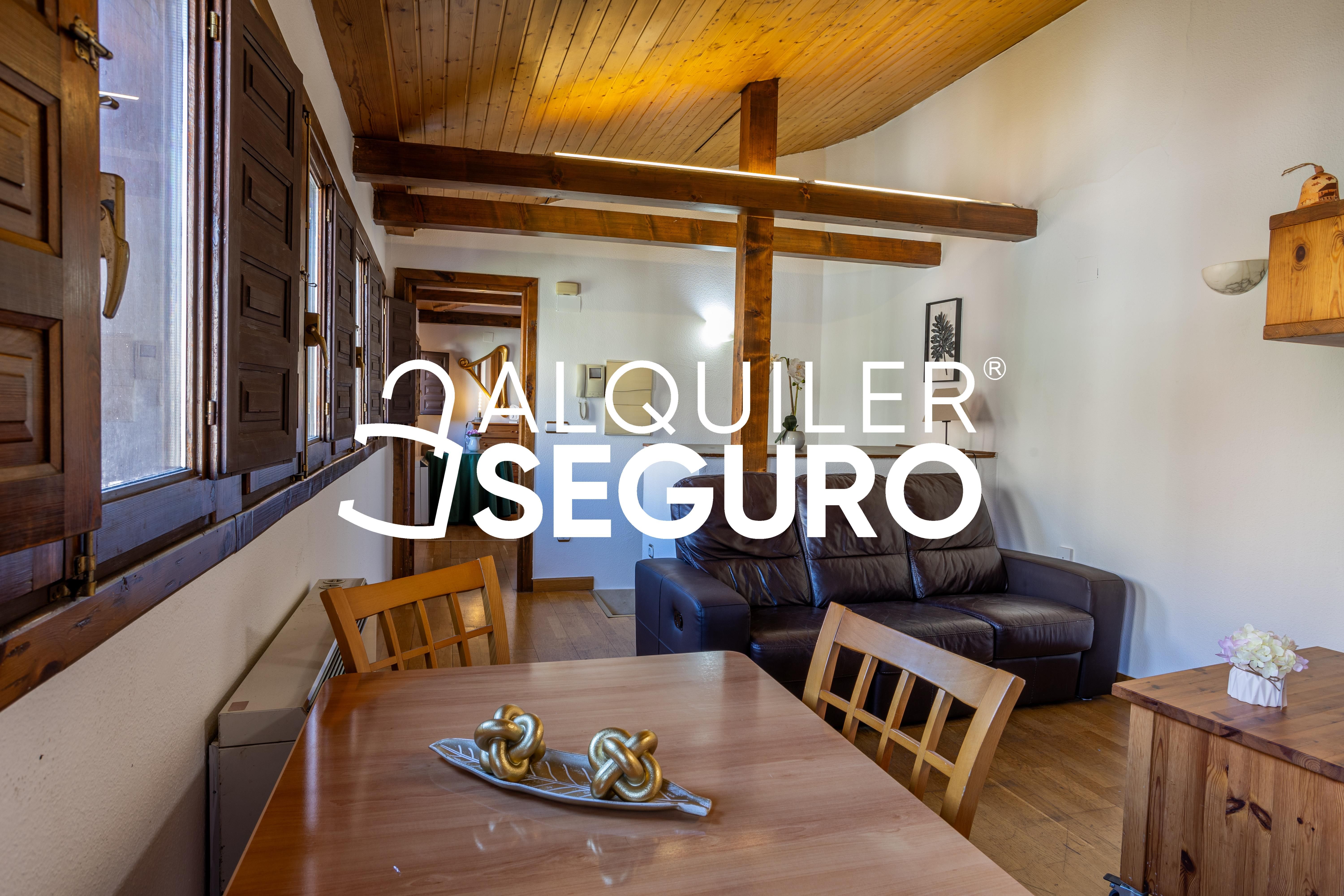 Living room of Flat to rent in Salamanca Capital  with Air Conditioner, Heating and Furnished