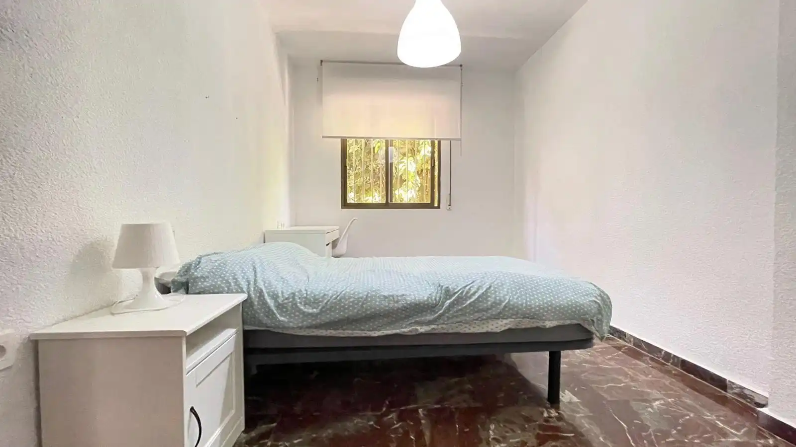 Schlafzimmer von Wohnung zur Miete in Granada mit Möbliert