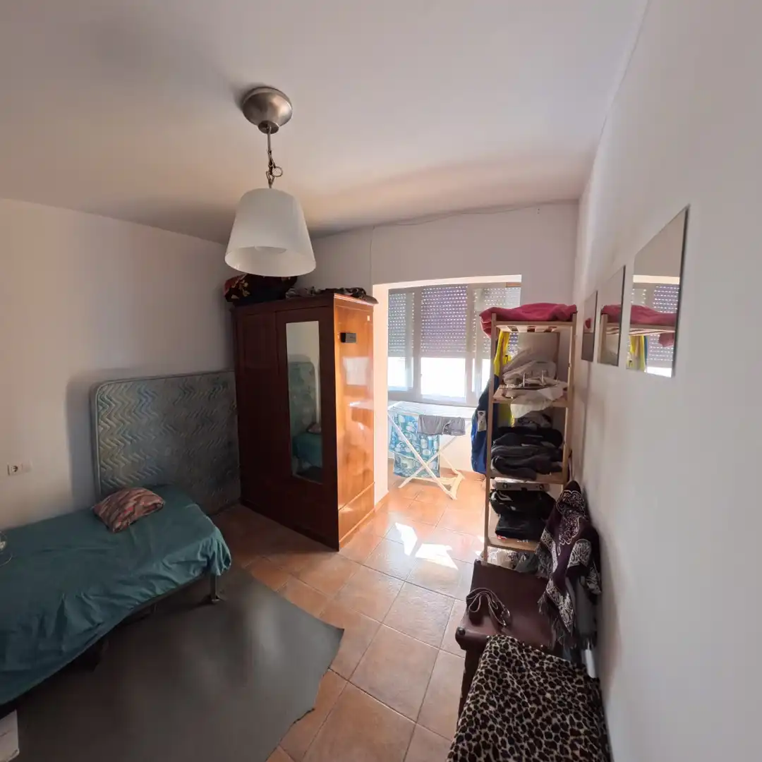 Habitación de Edificio en venta en Sayalonga