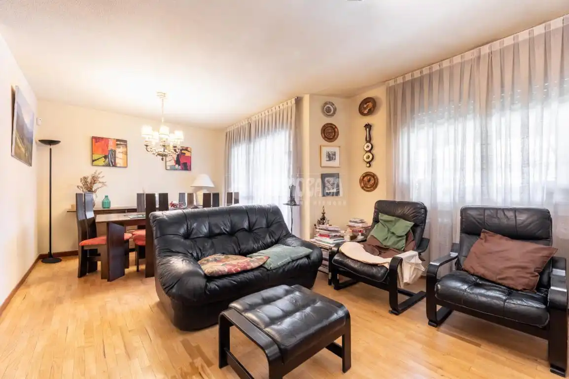 Sala de estar de Piso en venta en Las Rozas de Madrid con Calefacción, Terraza y Trastero