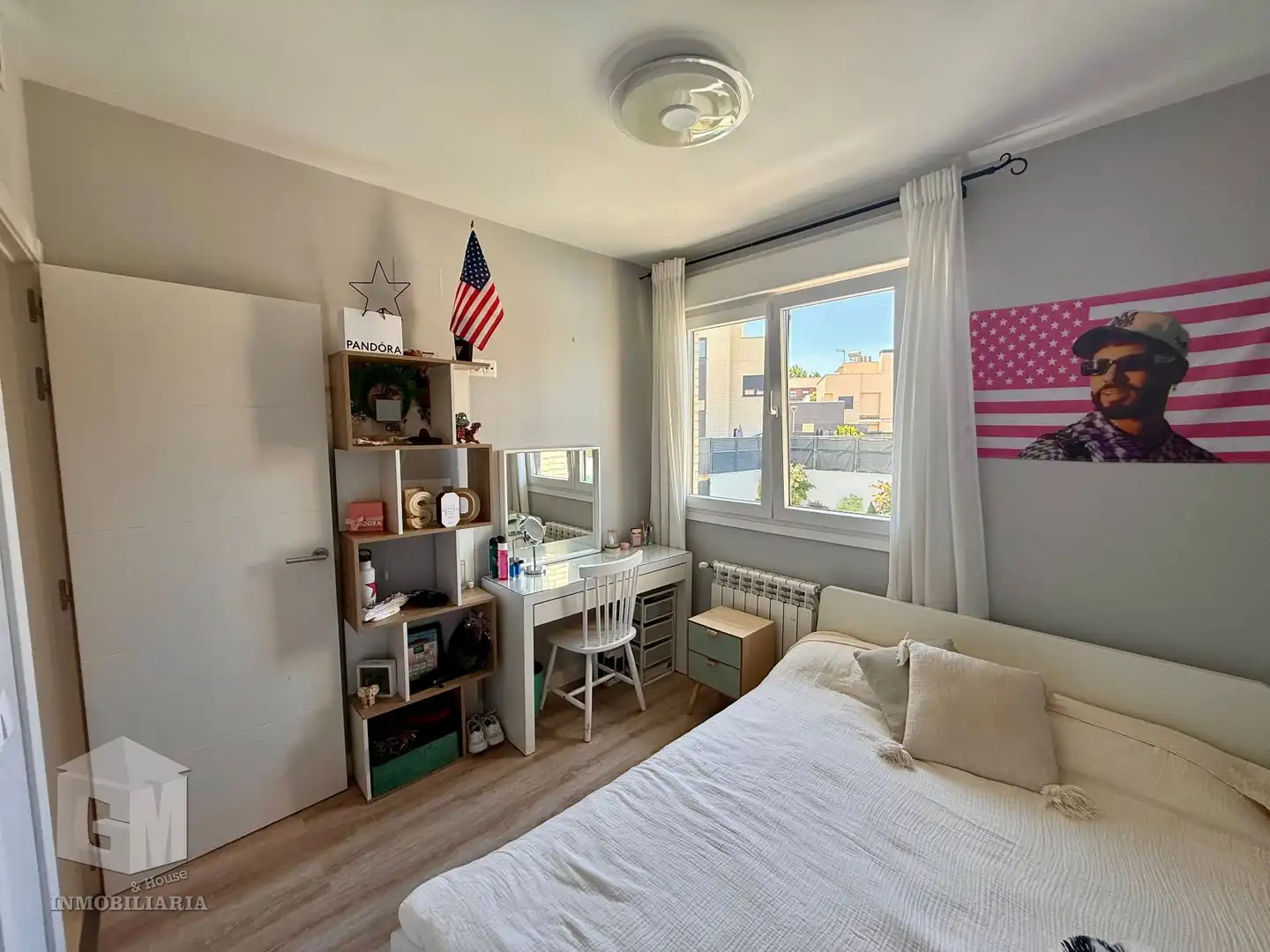 Schlafzimmer von Einfamilien-Reihenhaus zum Verkauf in Arroyomolinos (Madrid) mit Klimaanlage, Heizung und Privatgarten