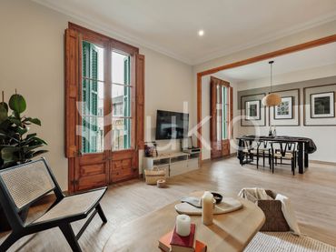 Apartment with balcony to rent in Carrer de Pau Claris