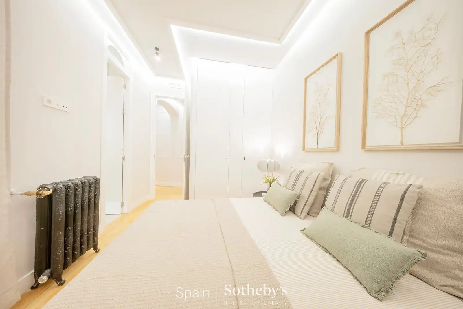 Bedroom of Apartments for sale in Madrid  with Air Conditioner and Heating