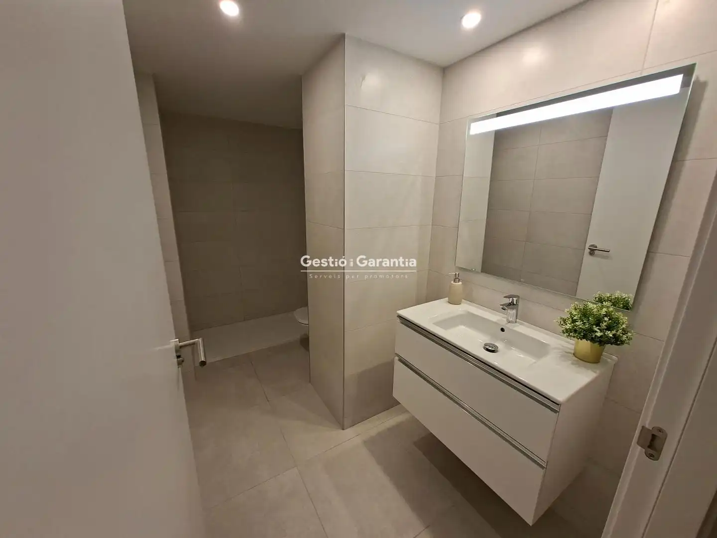 Badezimmer von Wohnung zum Verkauf in Terrassa mit Terrasse, Schwimmbad und Gemeinschaftspool
