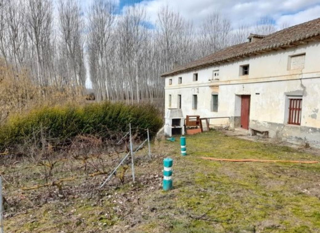Country house for sale in Melgar de Fernamental  with Private garden