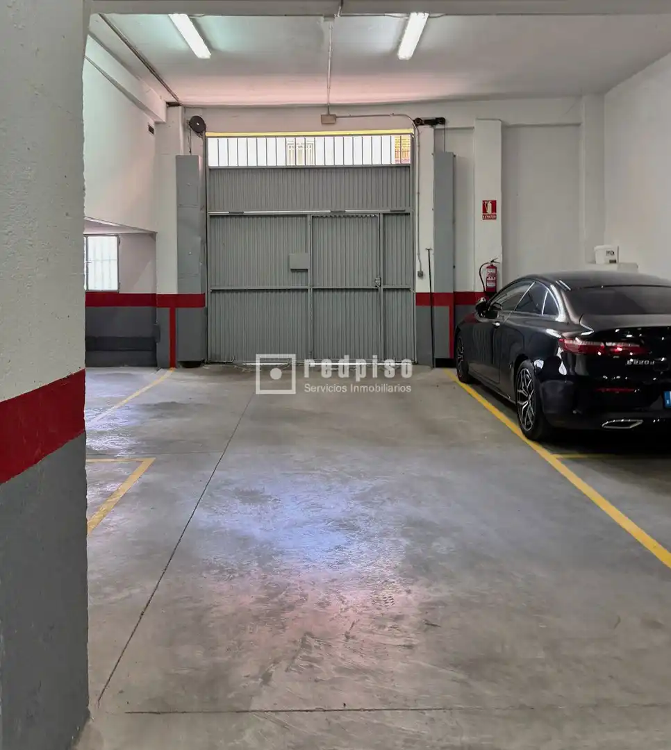 Aparcament amb ascensor en venda a Tres Olivos - La Piedad, imagen 2
