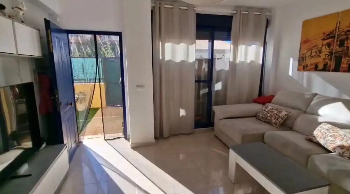 Sala de estar de Casa adosada de alquiler en Bellreguard con Aire acondicionado, Amueblado y Horno
