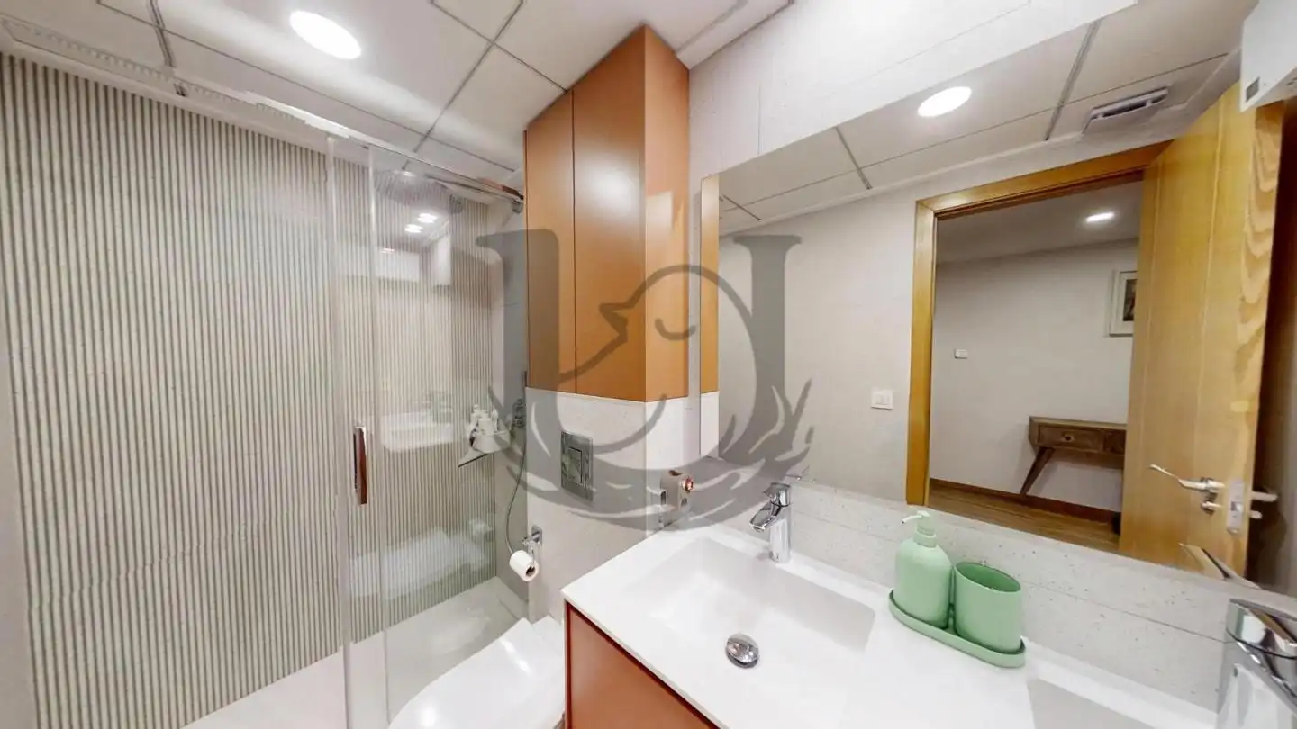 Bathroom of Attic for sale in Silla  with Air Conditioner, Heating and Terrace