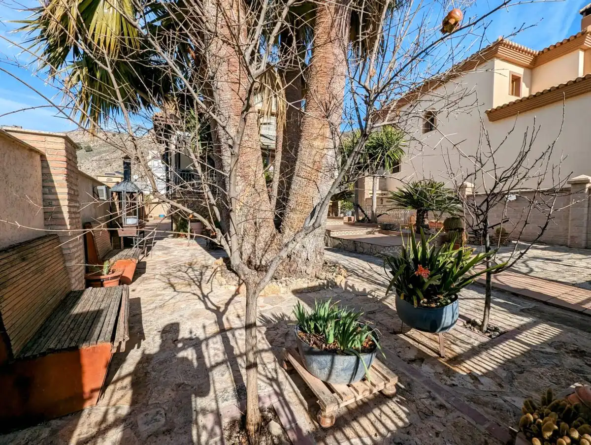 Terrassa de Casa o xalet en venda en Loja amb Aire condicionat, Calefacció i Jardí privat