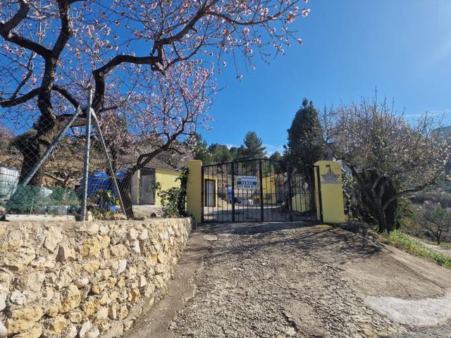 Casa-chalet en Venta en Confrides