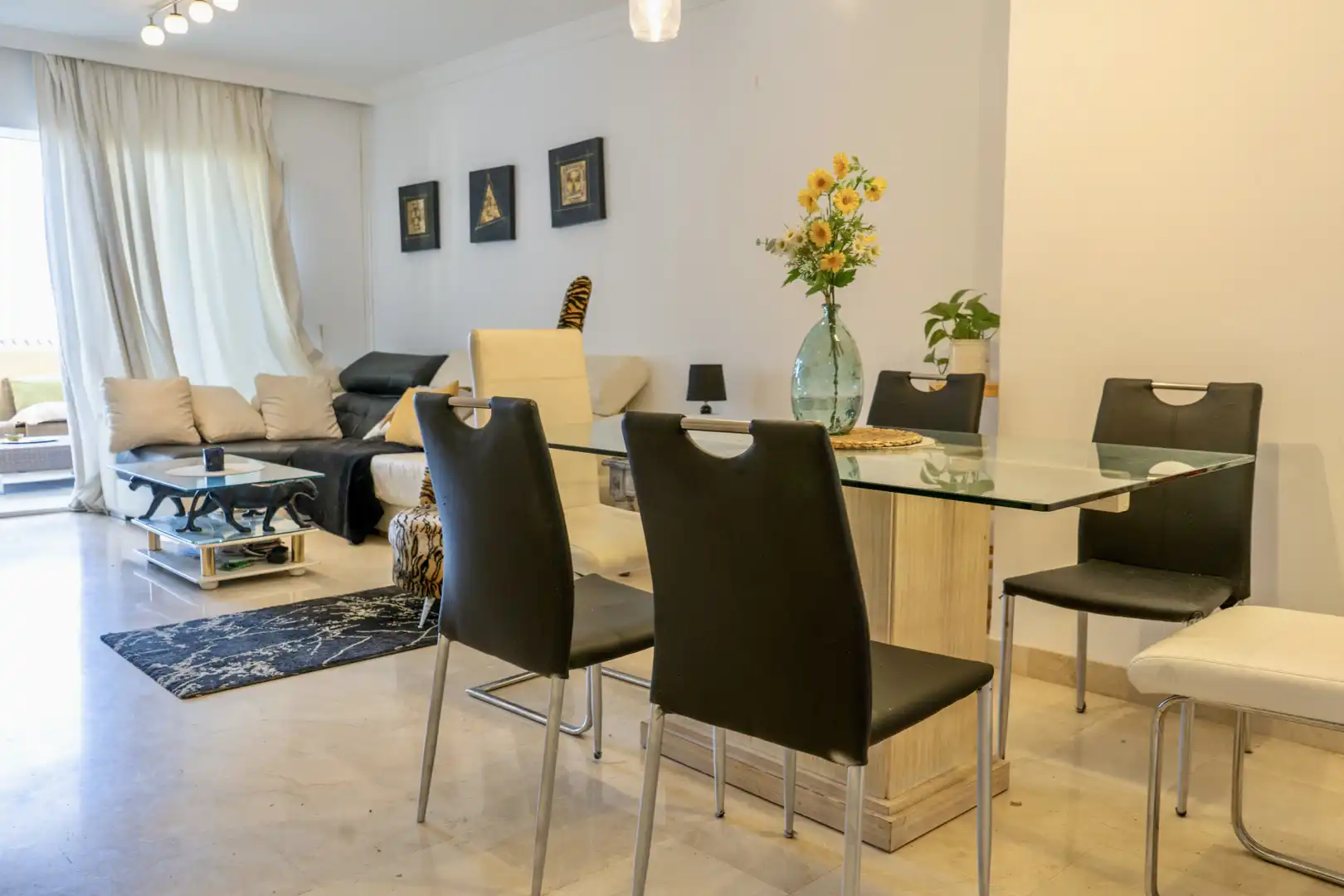 Apartament amb piscina en venda a Benahavís pueblo