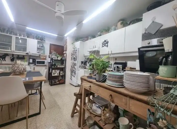 Küche von Wohnung zum Verkauf in Alicante / Alacant mit Klimaanlage und Heizung