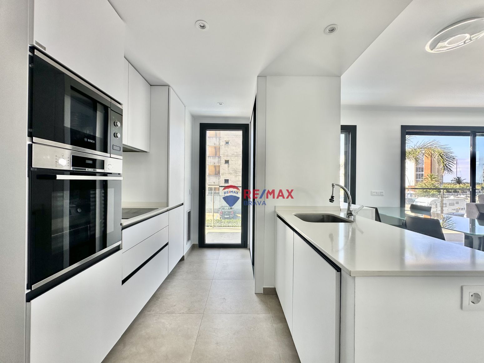 Kitchen of Flat for sale in Roses  with Air Conditioner, Heating and Private garden