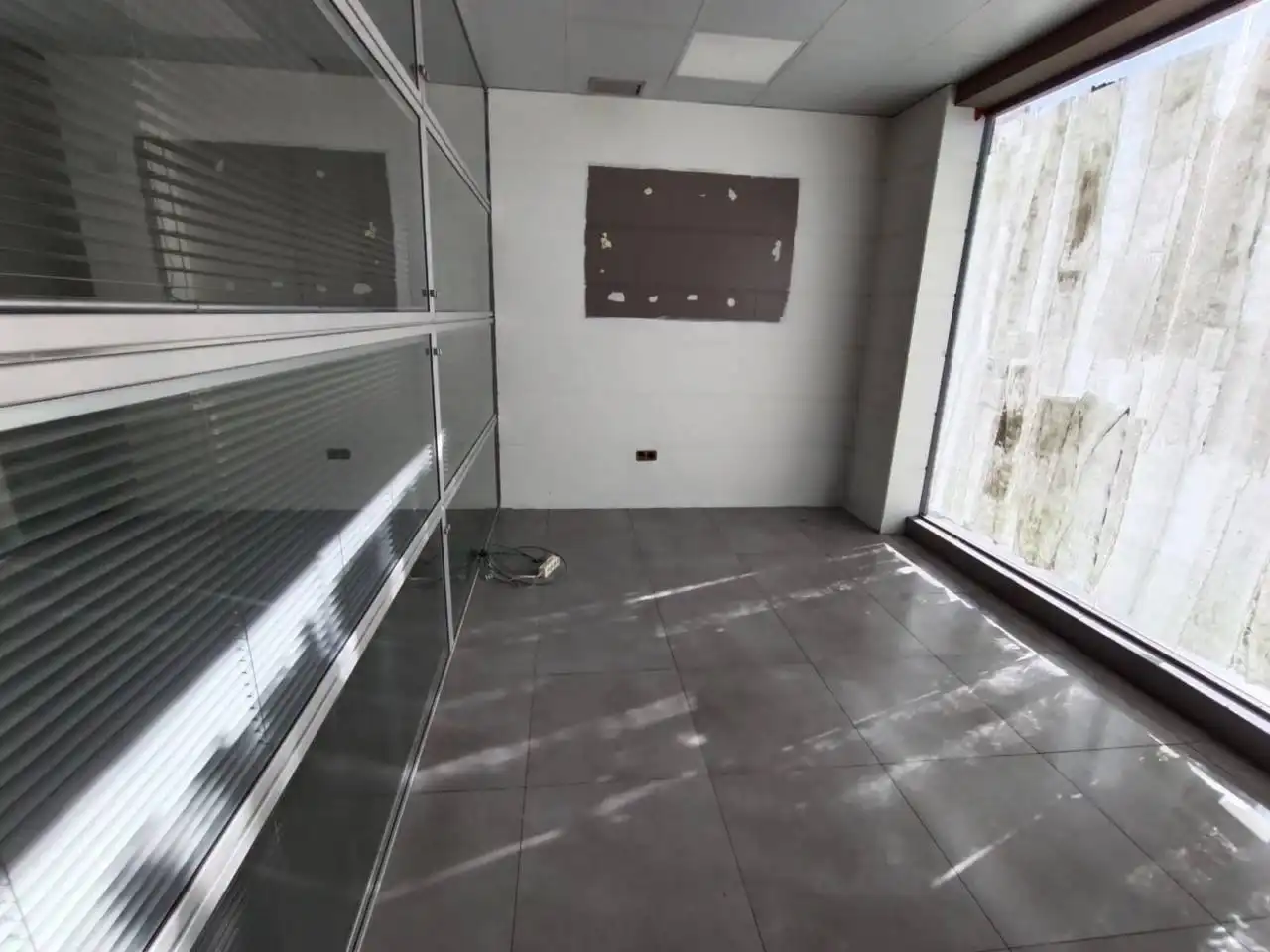 Local commercial à vendre à Avenida Castañeras, imagen 4