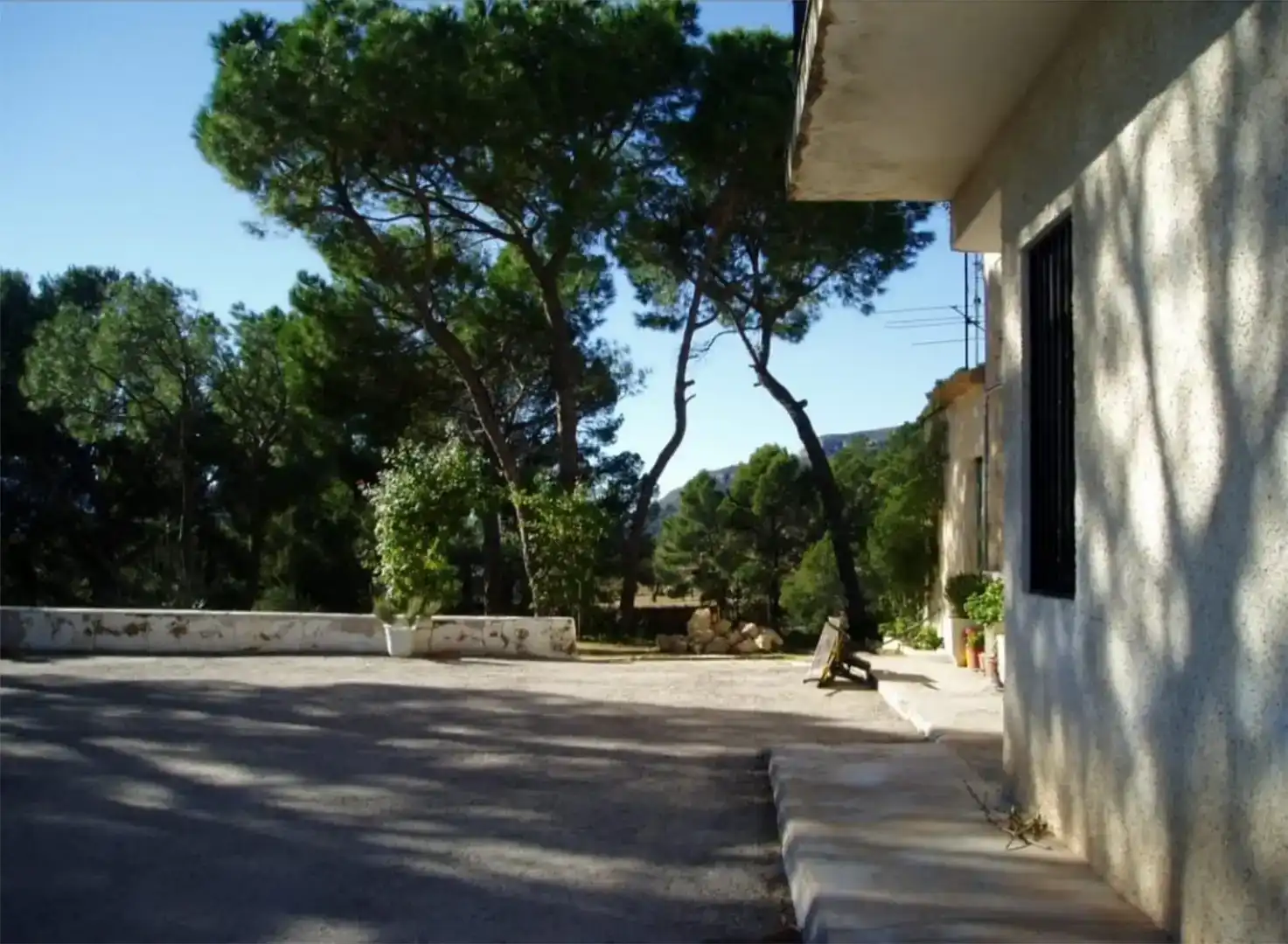 Vista exterior de Finca rústica en venda en Onil amb Piscina i Balcó