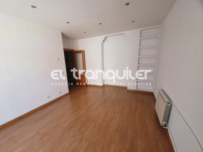 Bedroom of Flat to rent in  Madrid Capital  with Air Conditioner and Washing machine