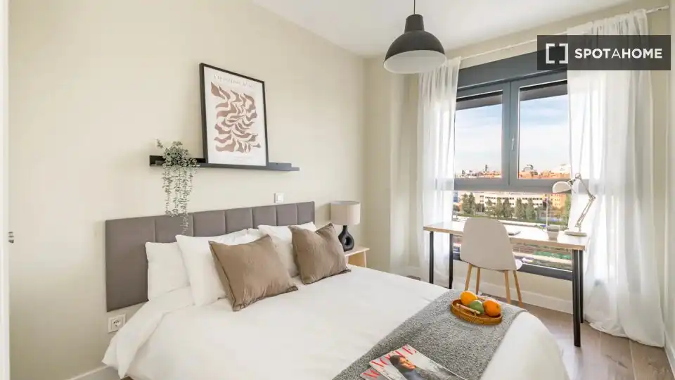 Bedroom of Flat for rent in Madrid  with Air Conditioner, Heating and Furnished