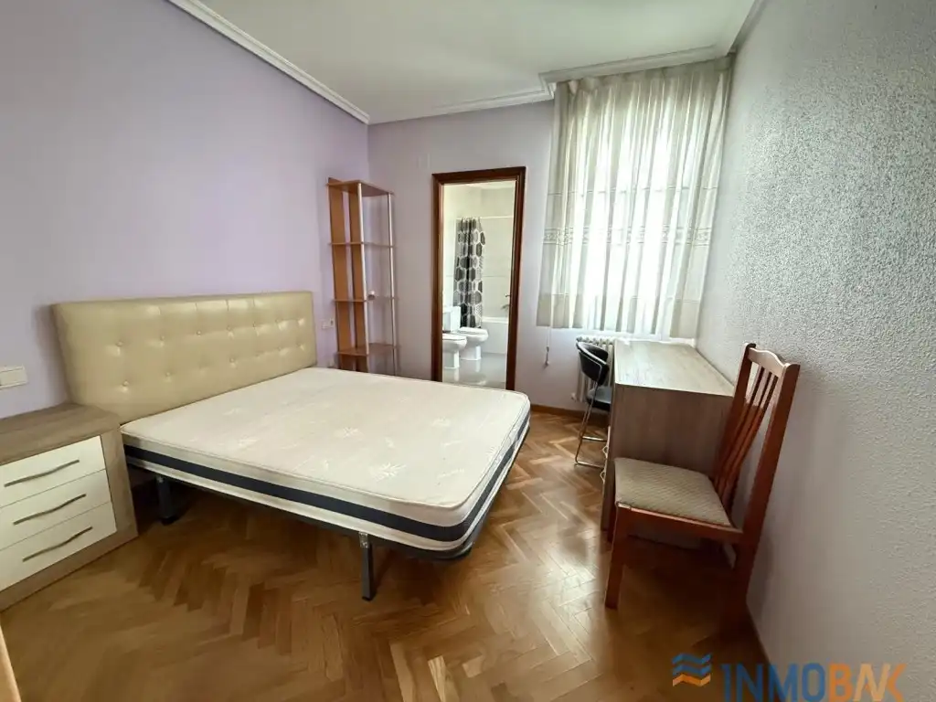 Flat with terrace to rent in San Bernardo - Carmelitas - Campus, imagen 7