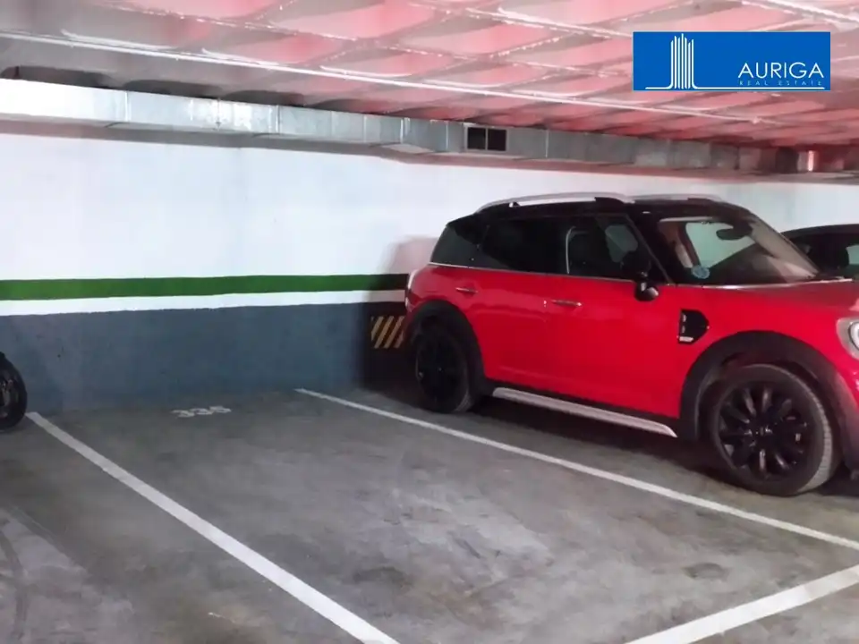 Parkplatz von Garage zur Miete in Madrid