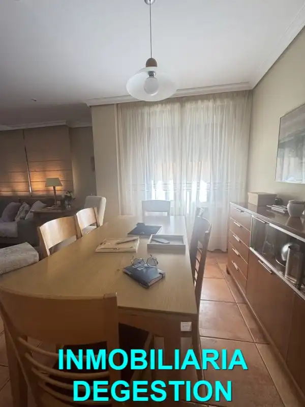 Casa adosada en venta en Linarejos