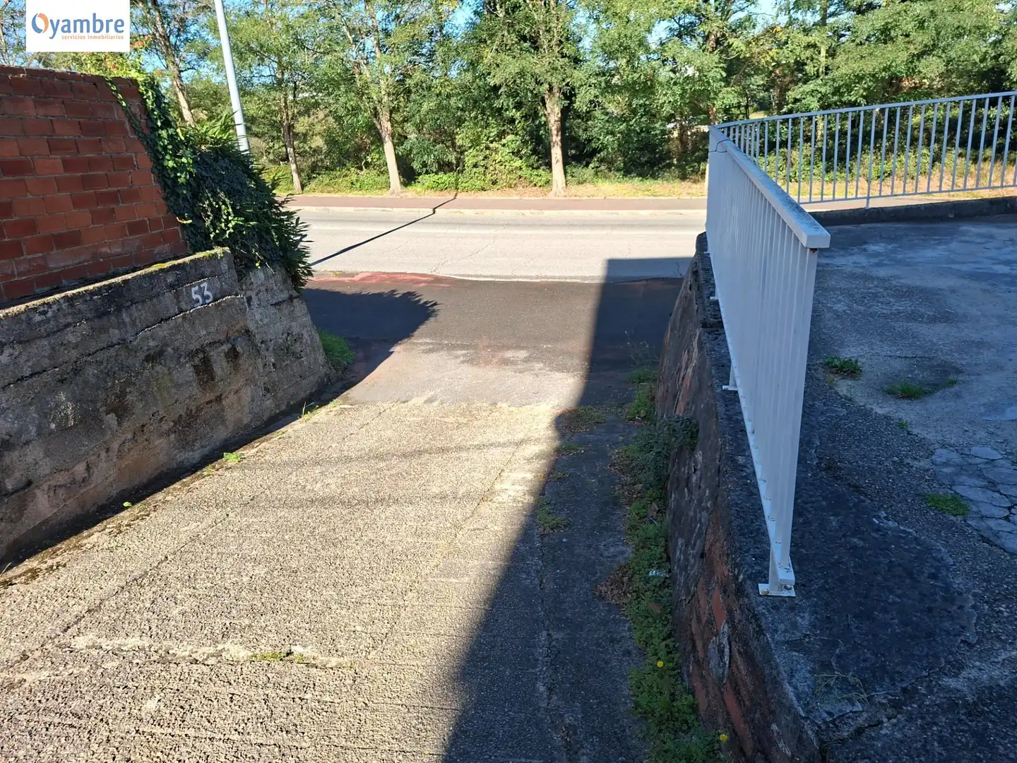 Außenansicht von Garage zum Verkauf in Avilés