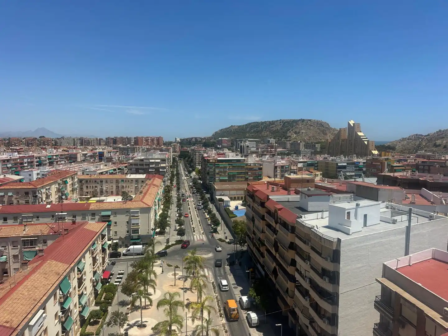 Vista exterior de Apartament en venda en Alicante / Alacant amb Aire condicionat, Calefacció i Terrassa