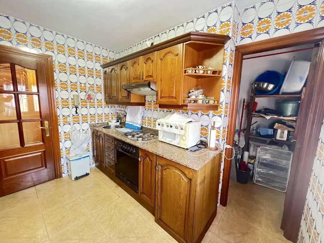 Cuina de Pis en venda en Siero amb Calefacció, Terrassa i Moblat