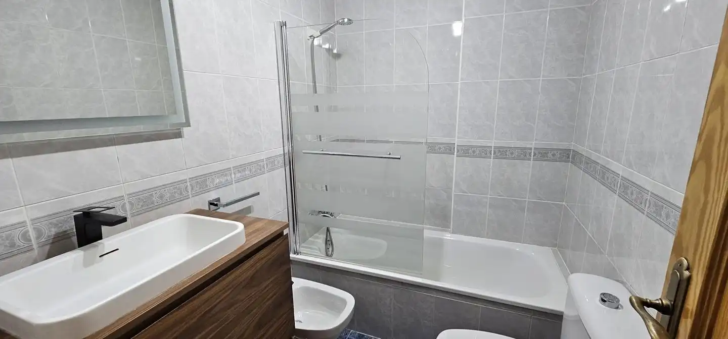 Casa adosada en venta en Calle MEDIO AMBIENTE, Maracena