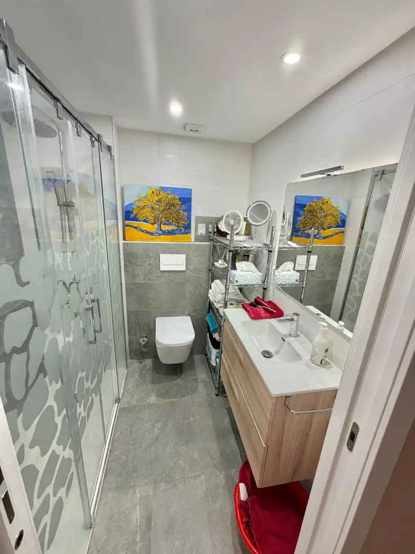 Badezimmer von Wohnung zur Miete in Valencia mit Klimaanlage, Heizung und Möbliert