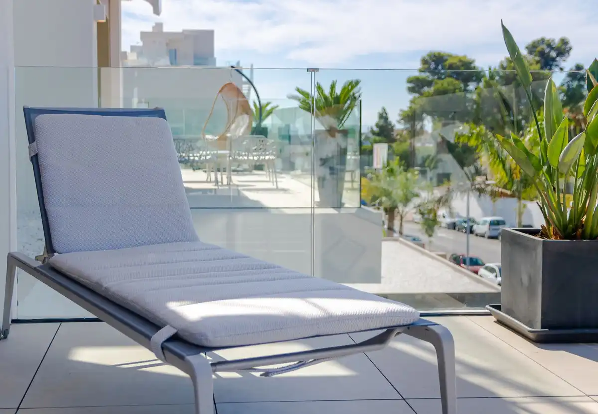 Terrasse von Dachboden zum Verkauf in Marbella mit Klimaanlage, Terrasse und Abstellraum