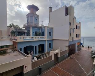 Vista exterior de Apartament de lloguer en Las Palmas de Gran Canaria amb Terrassa i Balcó