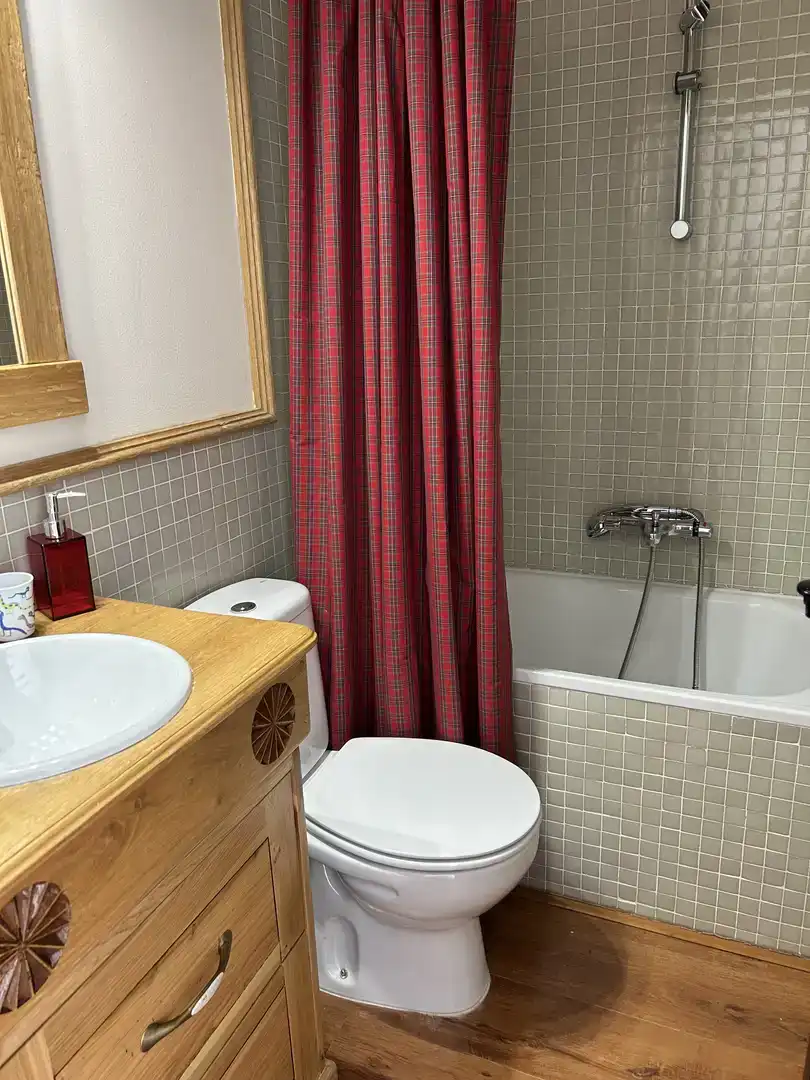 Baño de Casa o chalet en venta en Hermandad de Campoo de Suso con Jardín privado, Parquet y Trastero