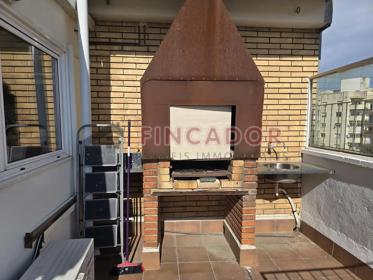 Terrasse von Maisonette zum Verkauf in Barcelona mit Klimaanlage, Heizung und Parkett