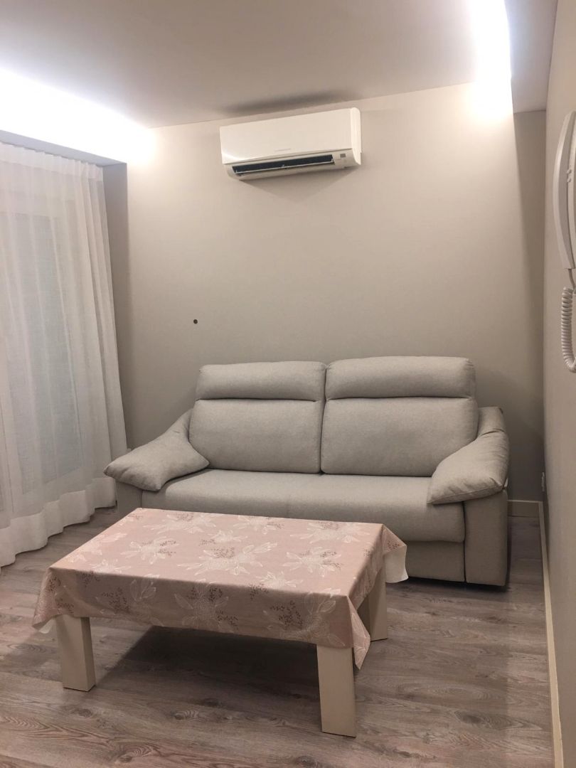 Sala d'estar de Apartament de lloguer en  Zaragoza Capital amb Calefacció, Parquet i Moblat