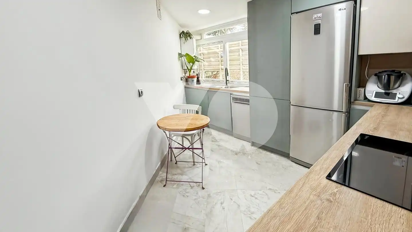 Cocina de Piso en venta en Madrid con Aire acondicionado, Calefacción y Jardín privado