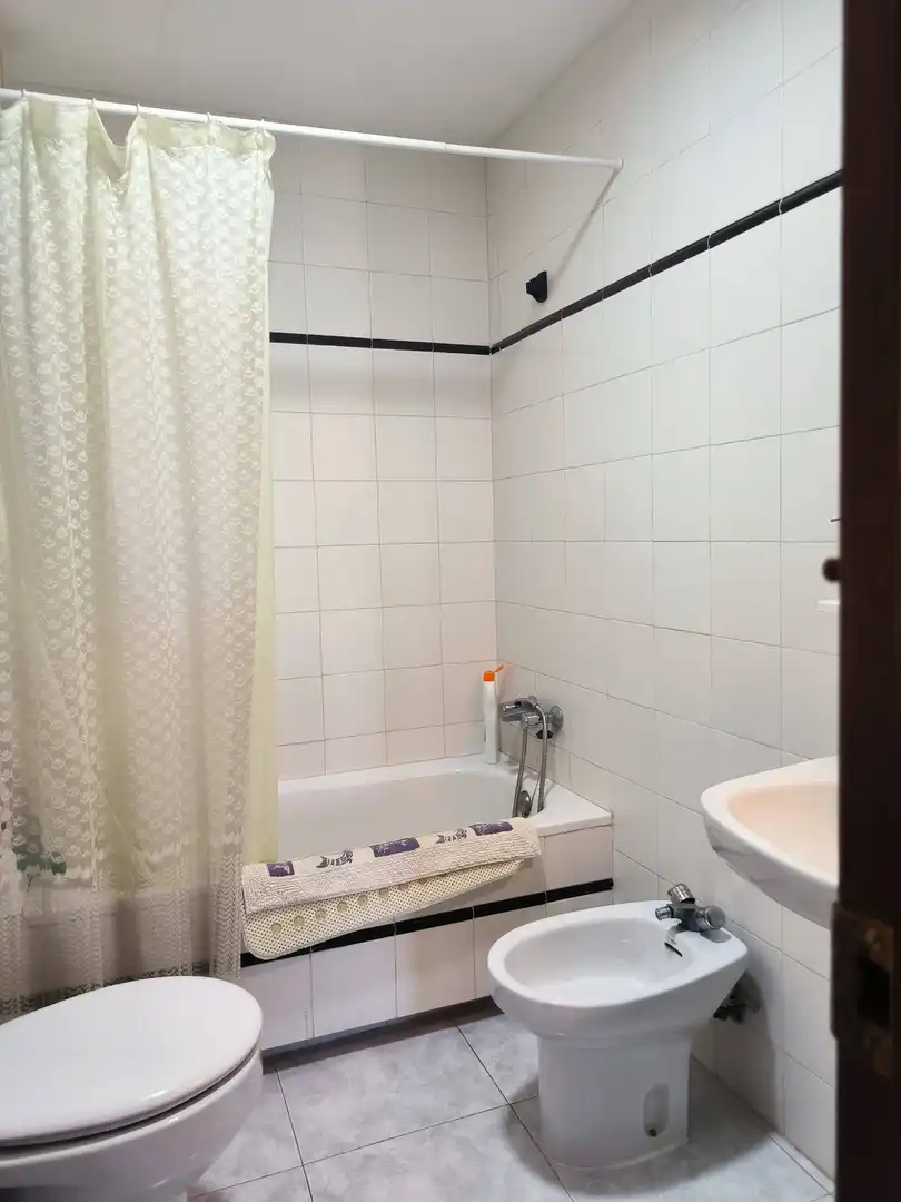 Baño de Casa adosada en venta en Orihuela con Aire acondicionado, Calefacción y Jardín privado