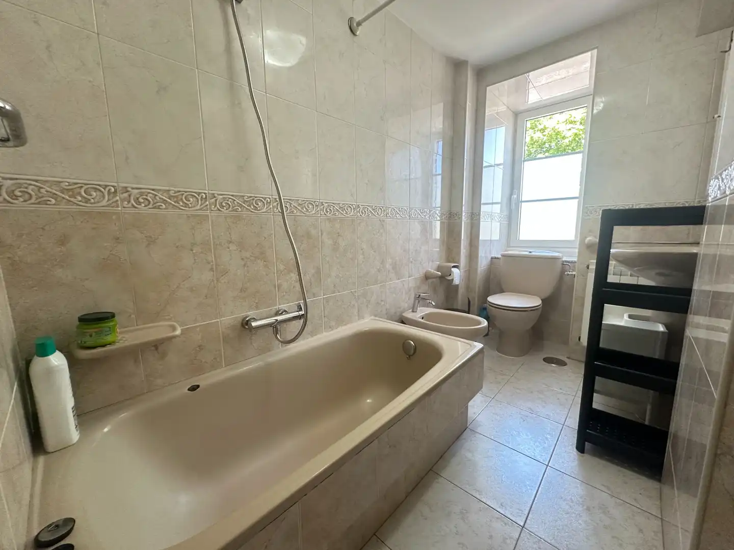 Baño de Piso de alquiler en Santiago de Compostela  con Calefacción y Amueblado