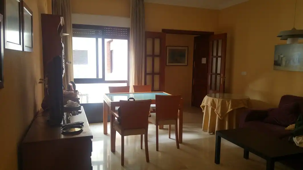 Apartamento con ascensor en alquiler en Alameda de Colón, imagen 3