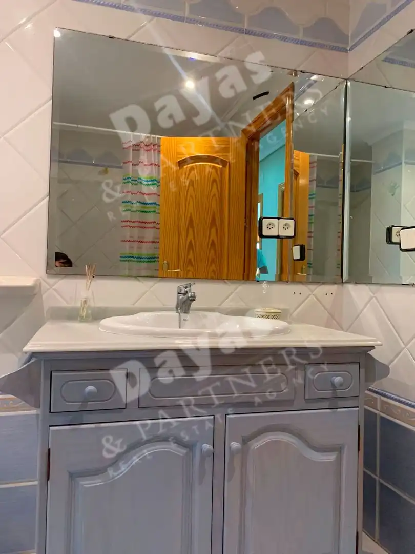 Bathroom of Flat for sale in Torrevieja  with Terrace and Furnished