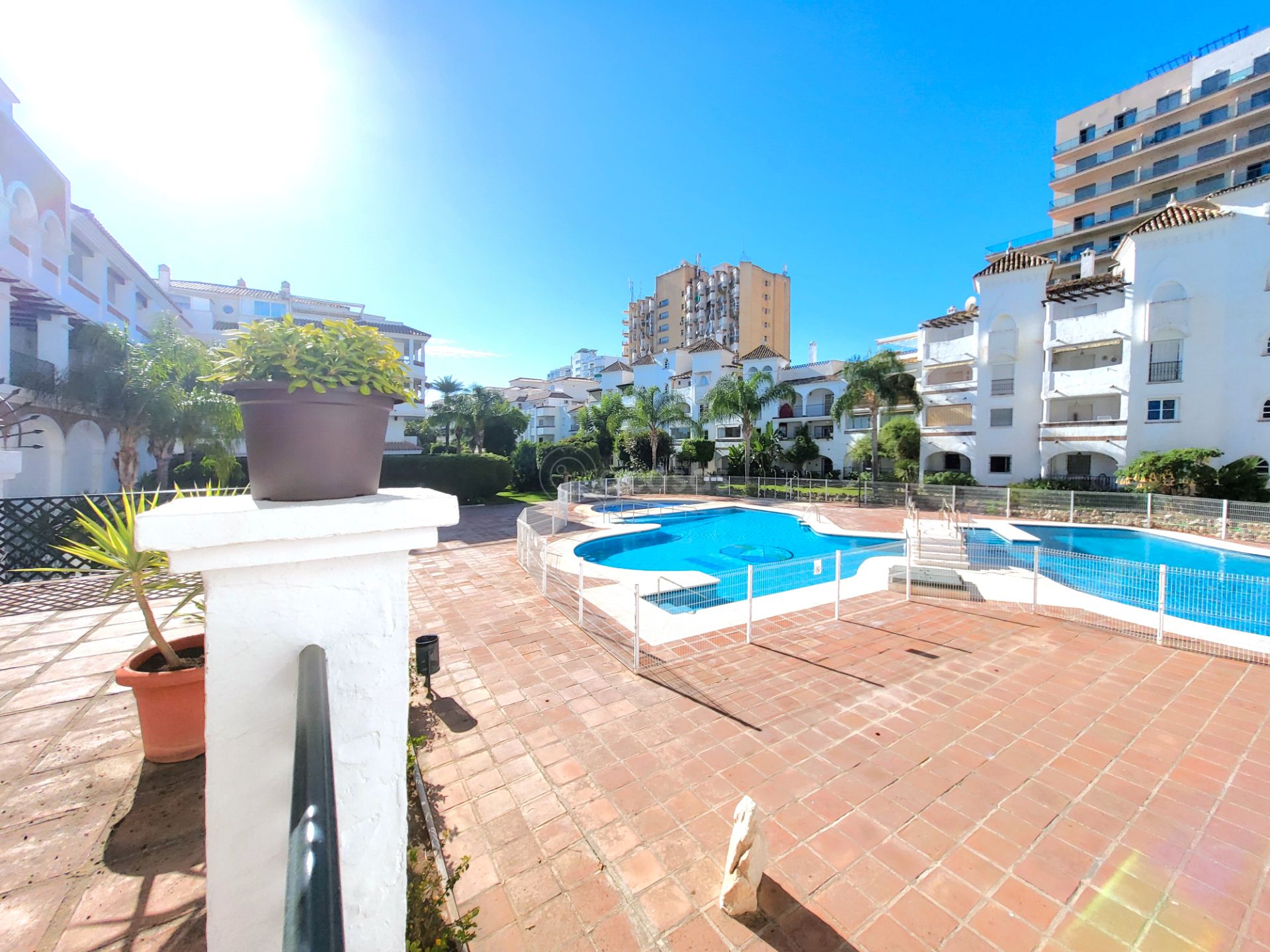 Vista exterior de Pis en venda en Benalmádena amb Calefacció, Terrassa i Microones