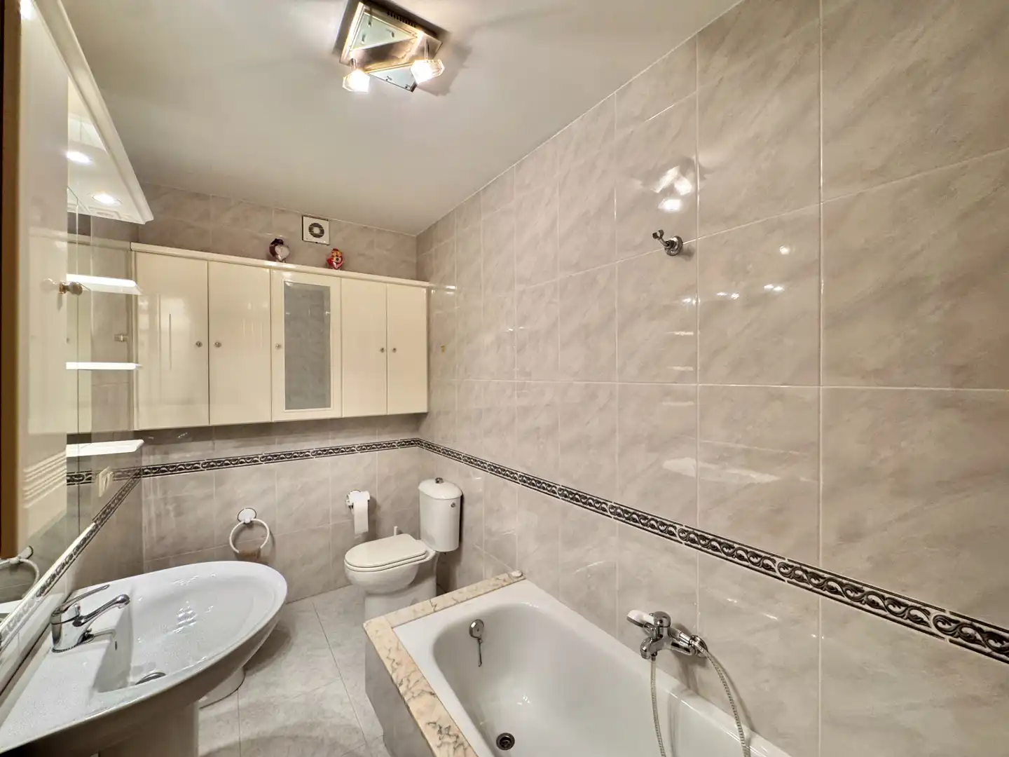 Baño de Piso en venta en Arteixo con Parquet, Amueblado y Horno