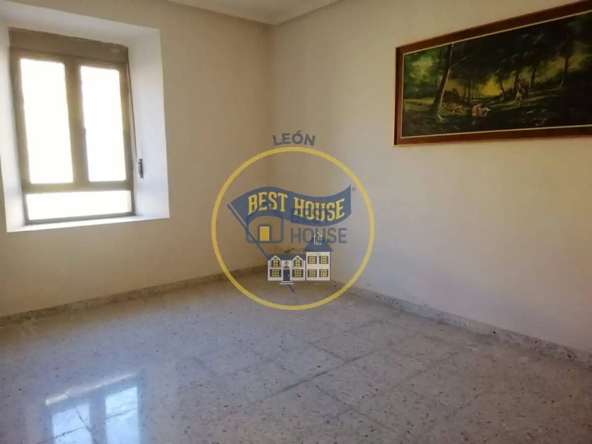 Houses for sale in Rioseco de Tapia  with Storage room and Balcony