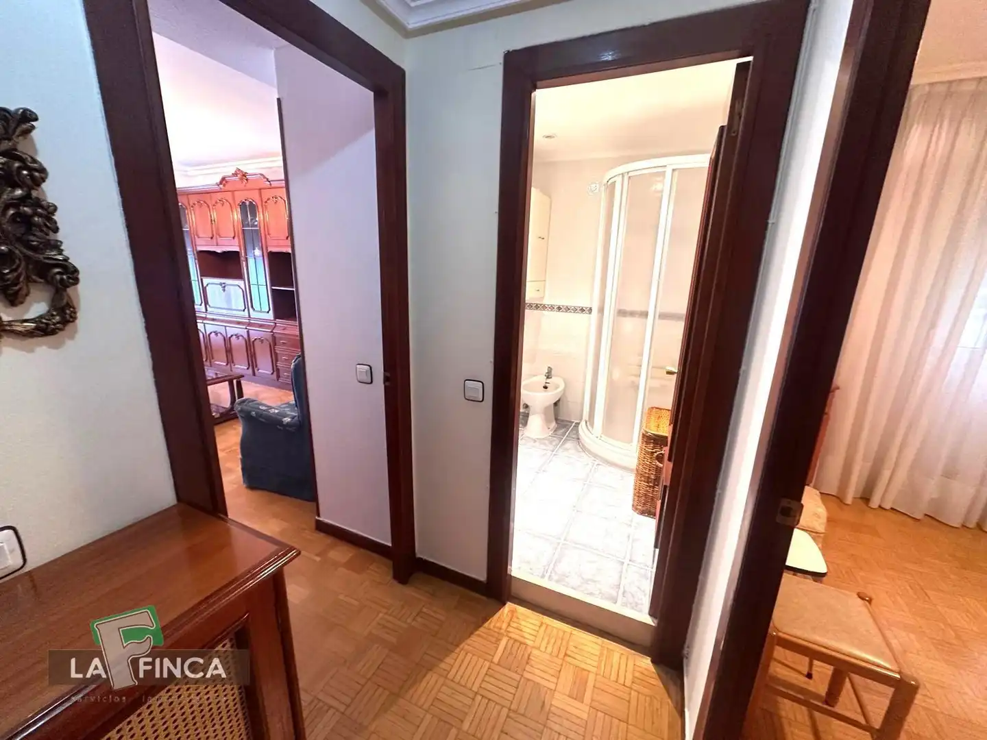 Habitación de Piso en venta en Oviedo  con Calefacción, Parquet y Amueblado