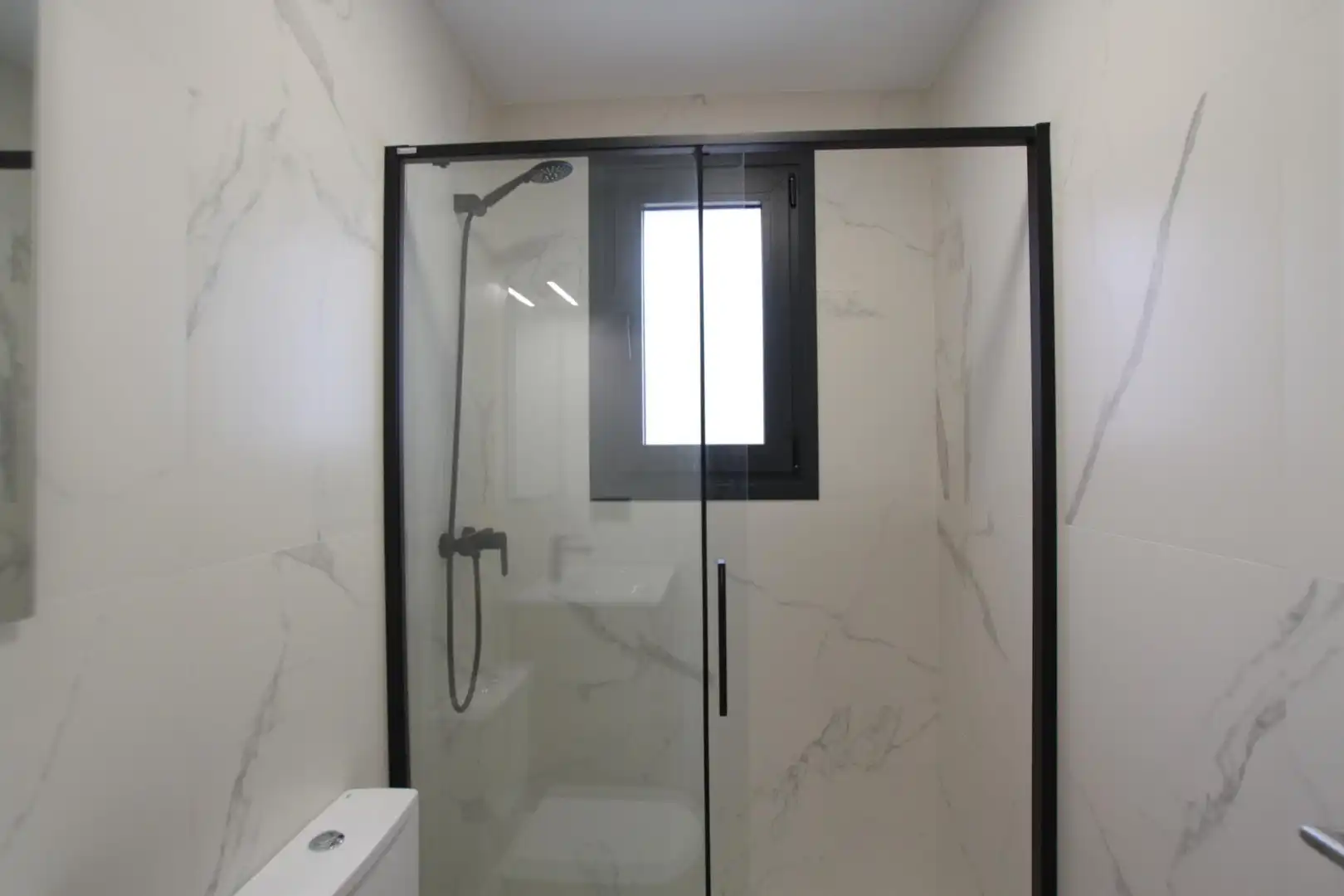 Baño de Casa o chalet de alquiler en La Zubia con Amueblado