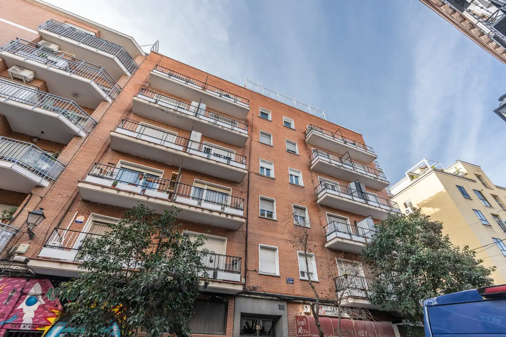 Vista exterior de Local en venta en Madrid