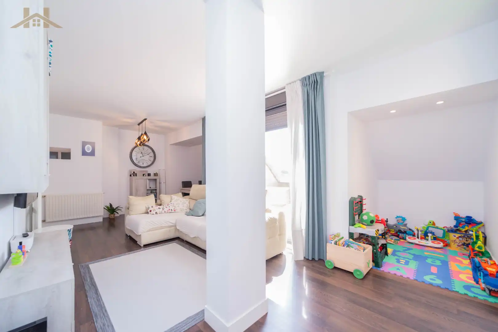 Living room of Attic for sale in Boadilla del Monte  with Air Conditioner, Heating and Private garden