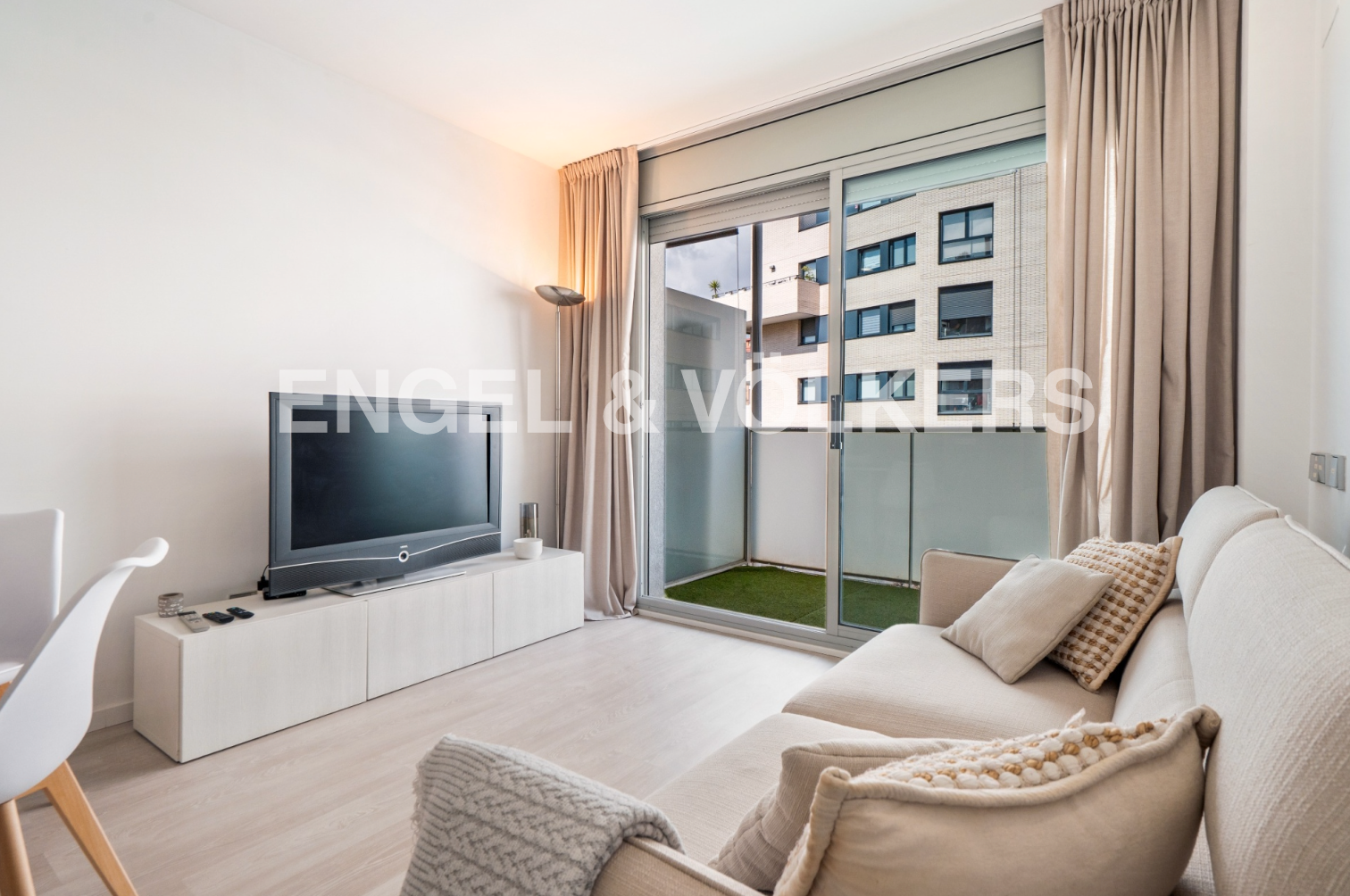Sala d'estar de Apartament de lloguer en  Barcelona Capital amb Aire condicionat, Calefacció i Parquet
